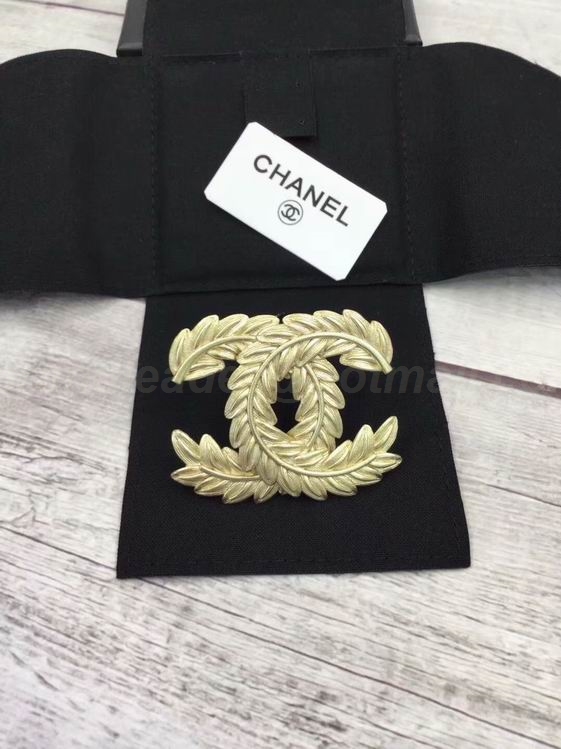 Chanel Brooch 65